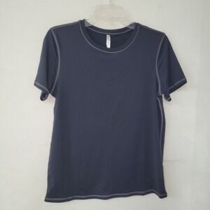 Fabletics Activewear T-Shirt Women‎ Medium Grey Contrast Stitch Short Sleeve Tee